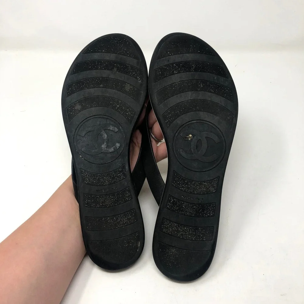Chanel Quilted Leather Flip Flops 40 EU 9 US Black CC Logo Thong Sandals